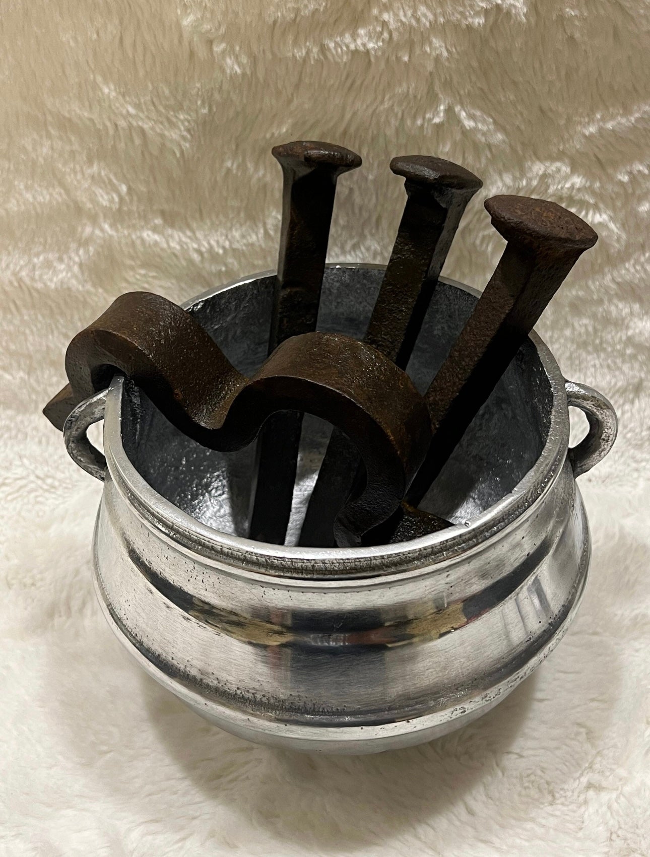 Set de Herramientas de Guerreros Cromadas para Ifa/Ocha con Caldero Cromado /et of Chromed Warriors tools for Ifa/Osha with Chromed Pot
