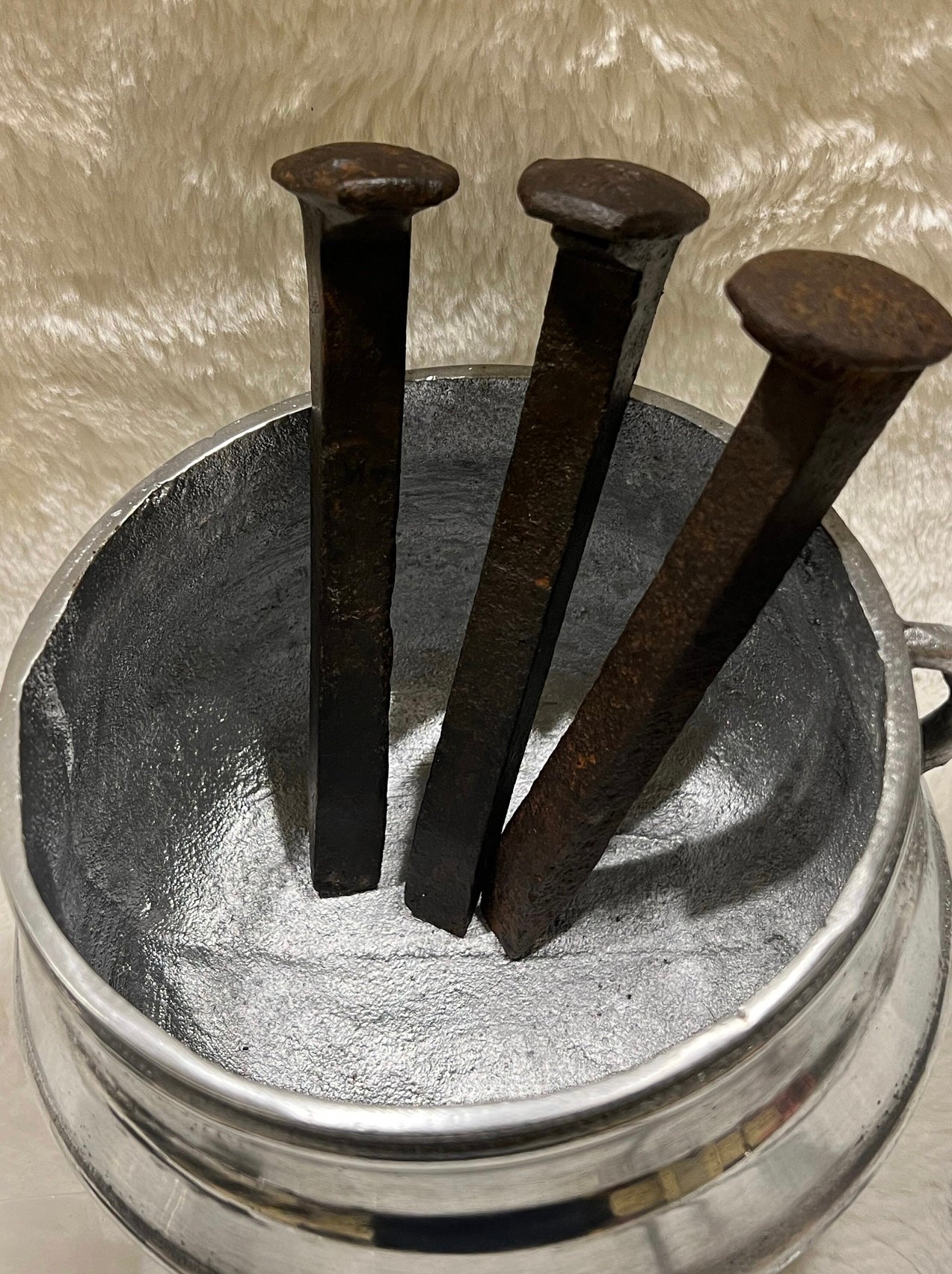 Set de Herramientas de Guerreros Cromadas para Ifa/Ocha con Caldero Cromado /et of Chromed Warriors tools for Ifa/Osha with Chromed Pot