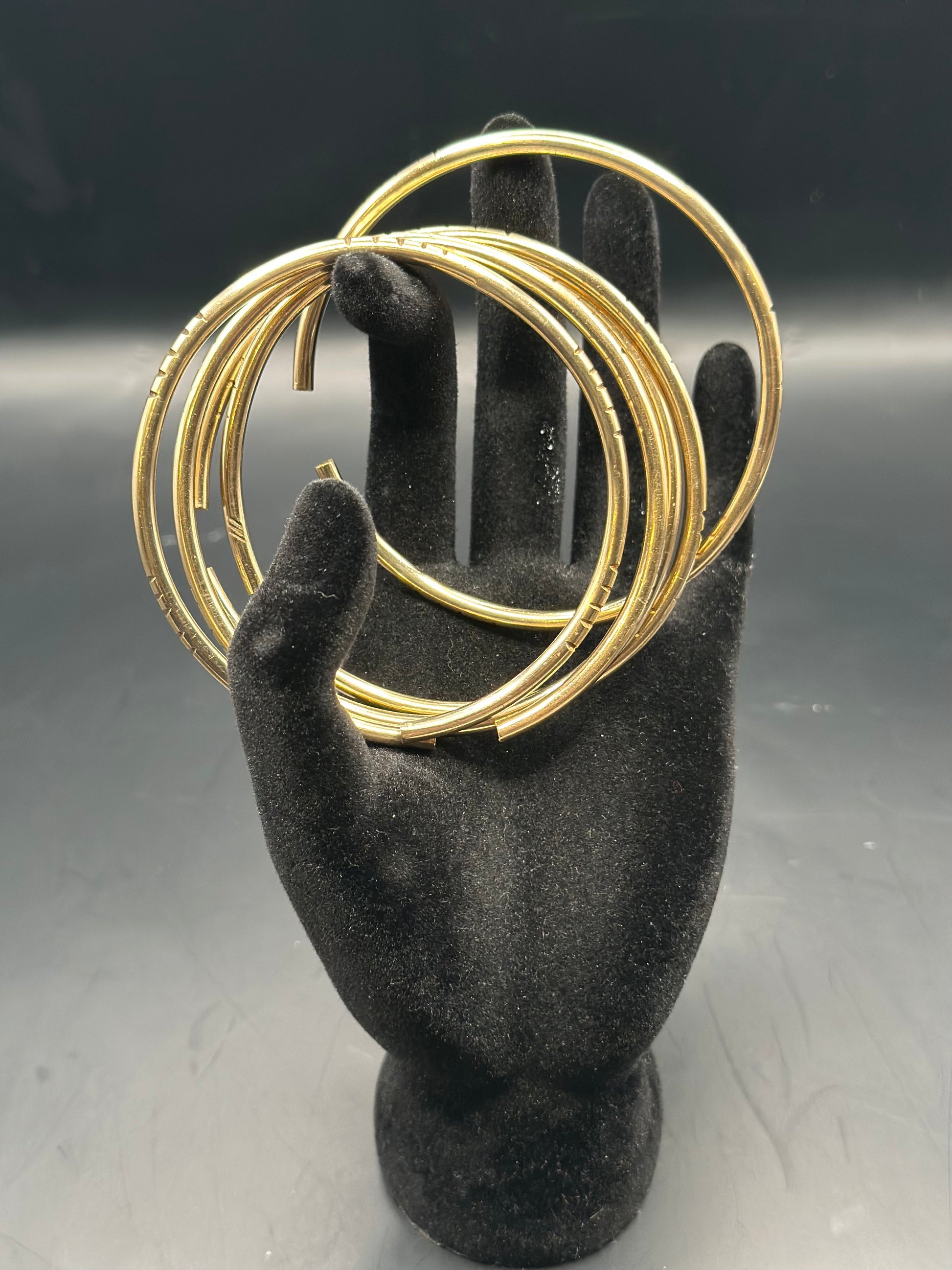 Set de Manillas de Oshun en latón puro 8gauge - Gruesor tradicional/ Set of Oshun Bangles in Pure Brass 8 gauge - Traditional thickness
