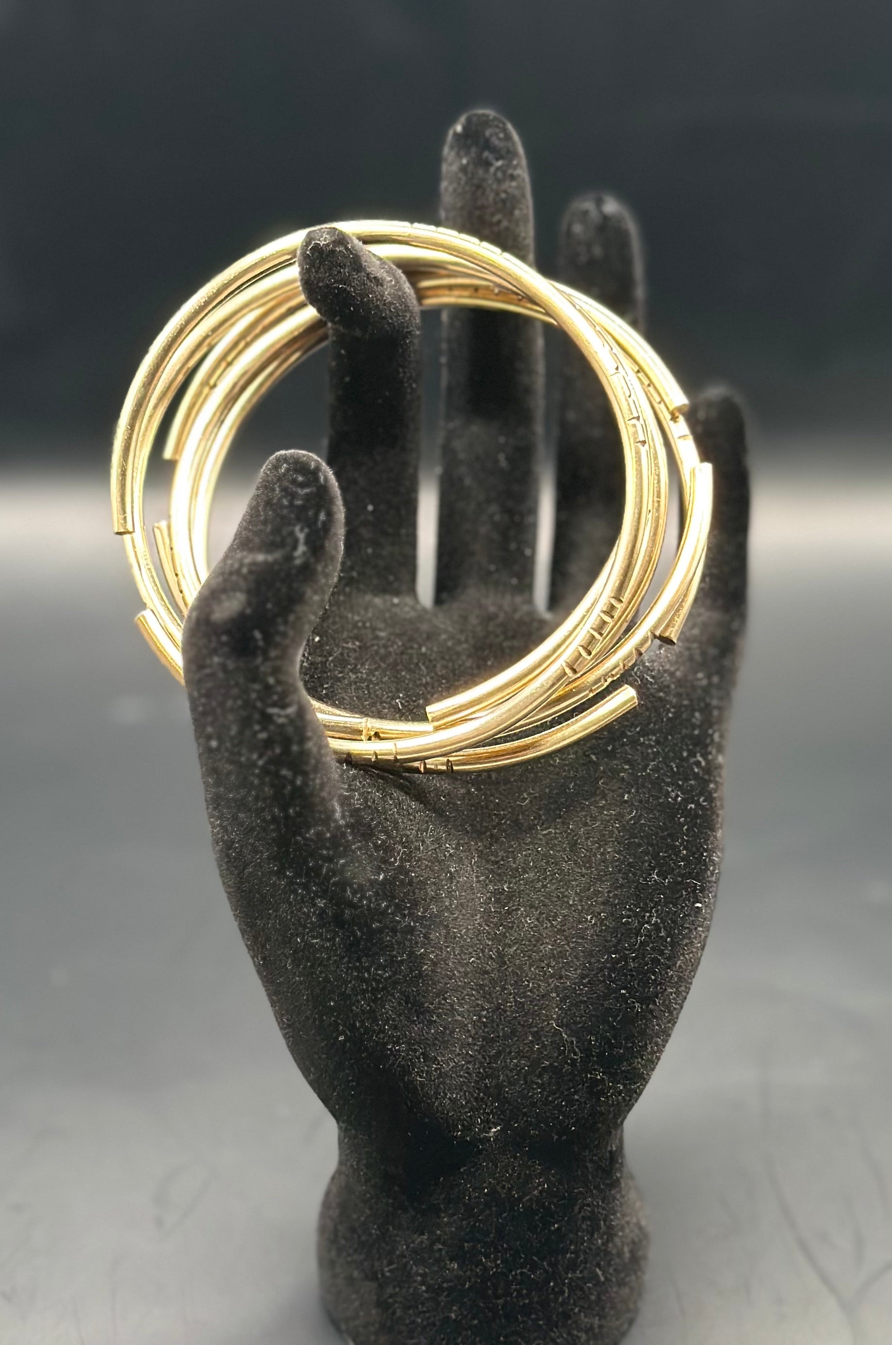 Set de Manillas de Oshun en latón puro 8gauge - Gruesor tradicional/ Set of Oshun Bangles in Pure Brass 8 gauge - Traditional thickness