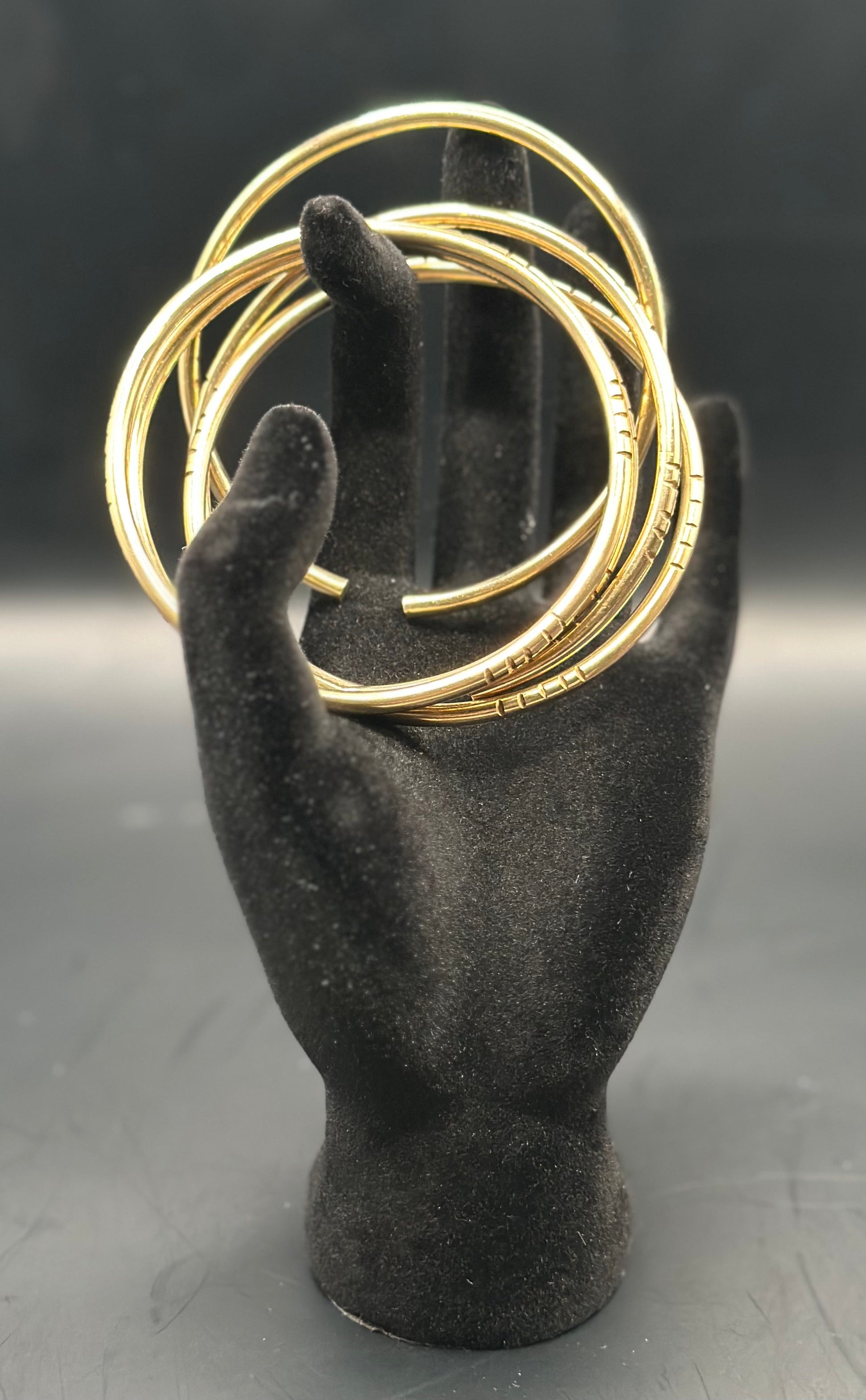 Set de Manillas de Oshun en latón puro 8gauge - Gruesor tradicional/ Set of Oshun Bangles in Pure Brass 8 gauge - Traditional thickness