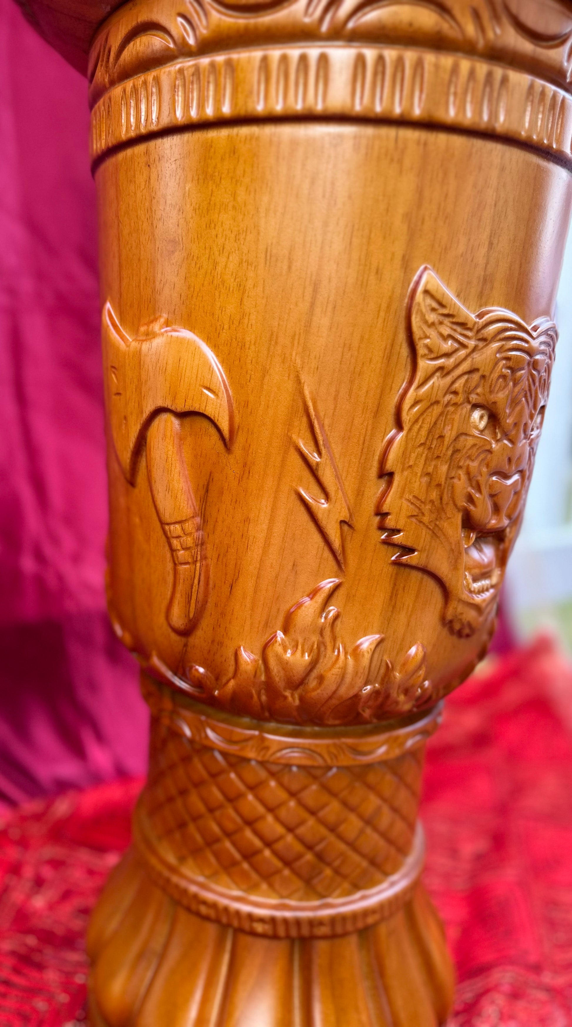Set Batea y Pilon Para Chango Grande con Edu Ara/ Large Wooden Batea and Stand (Pilon) set for Shango with Edu Ara