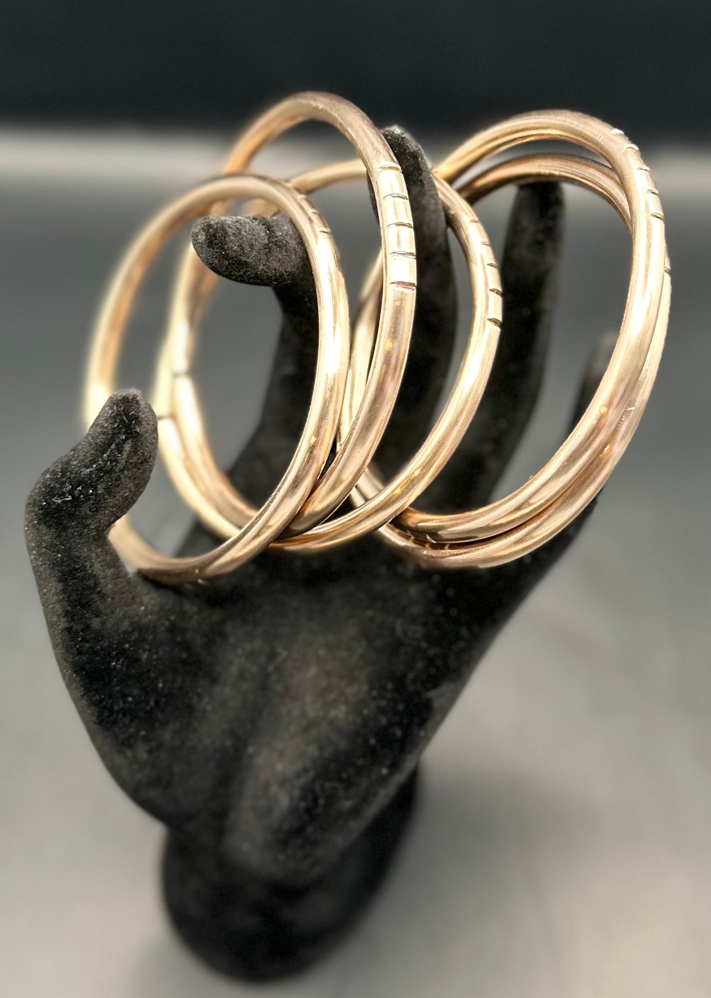 Set de Manillas de Oshun en Bronce puro 4gauge / Set of Oshun Bangles in Pure Bronze 4 gauge