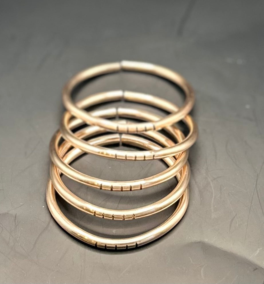 Set de Manillas de Oshun en Bronce puro 4gauge / Set of Oshun Bangles in Pure Bronze 4 gauge
