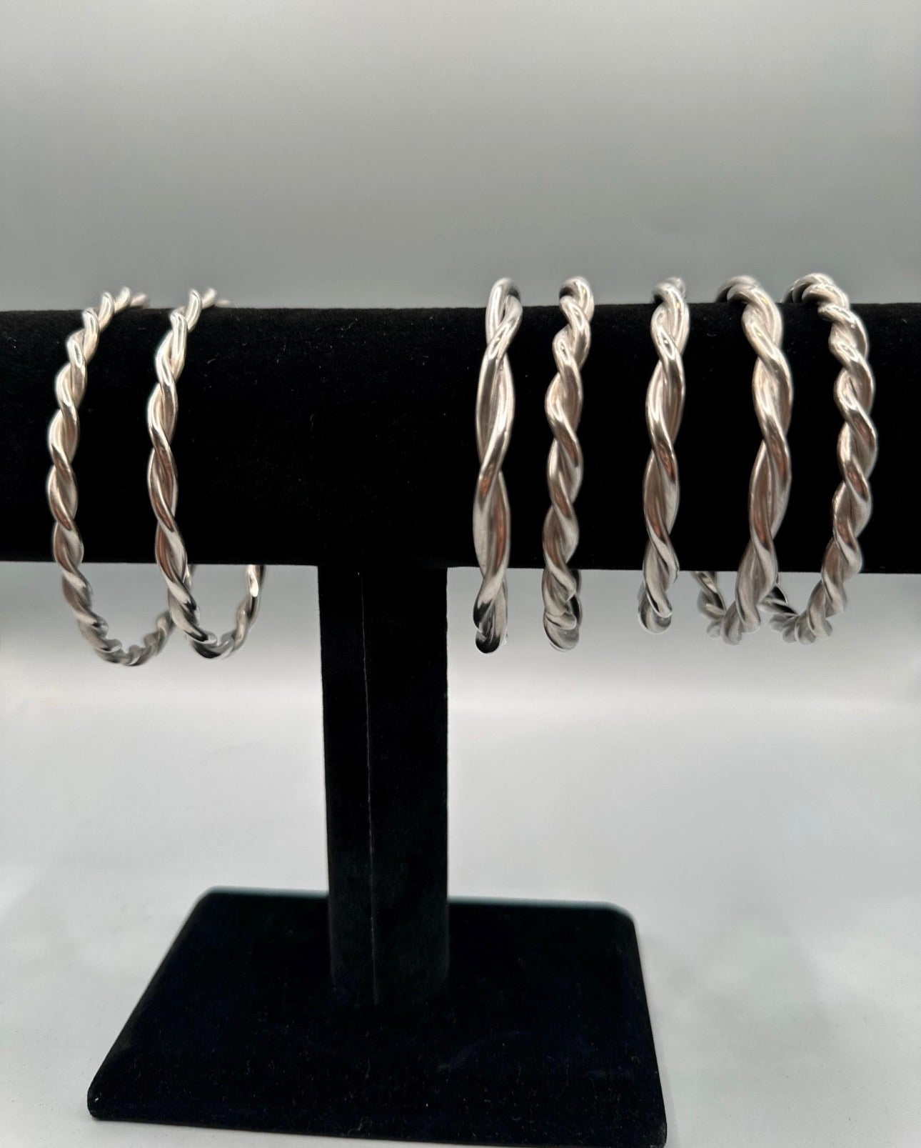 Manilla de Ochosi Plata Fina Calibre .999, 10 Gauge- gruesor fino / Ochossi Bangle in .999 Fine Silver, 10 Gauge - Thin