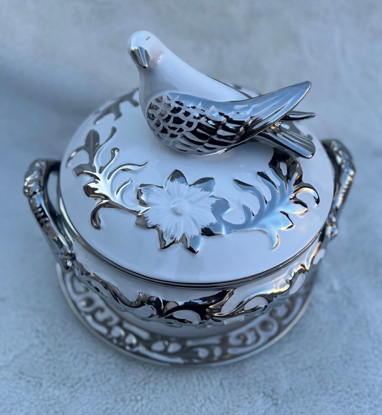 Tinajas de Ceramica Para Orishas con Plato / Tureens for Orisha with Decorative Plates