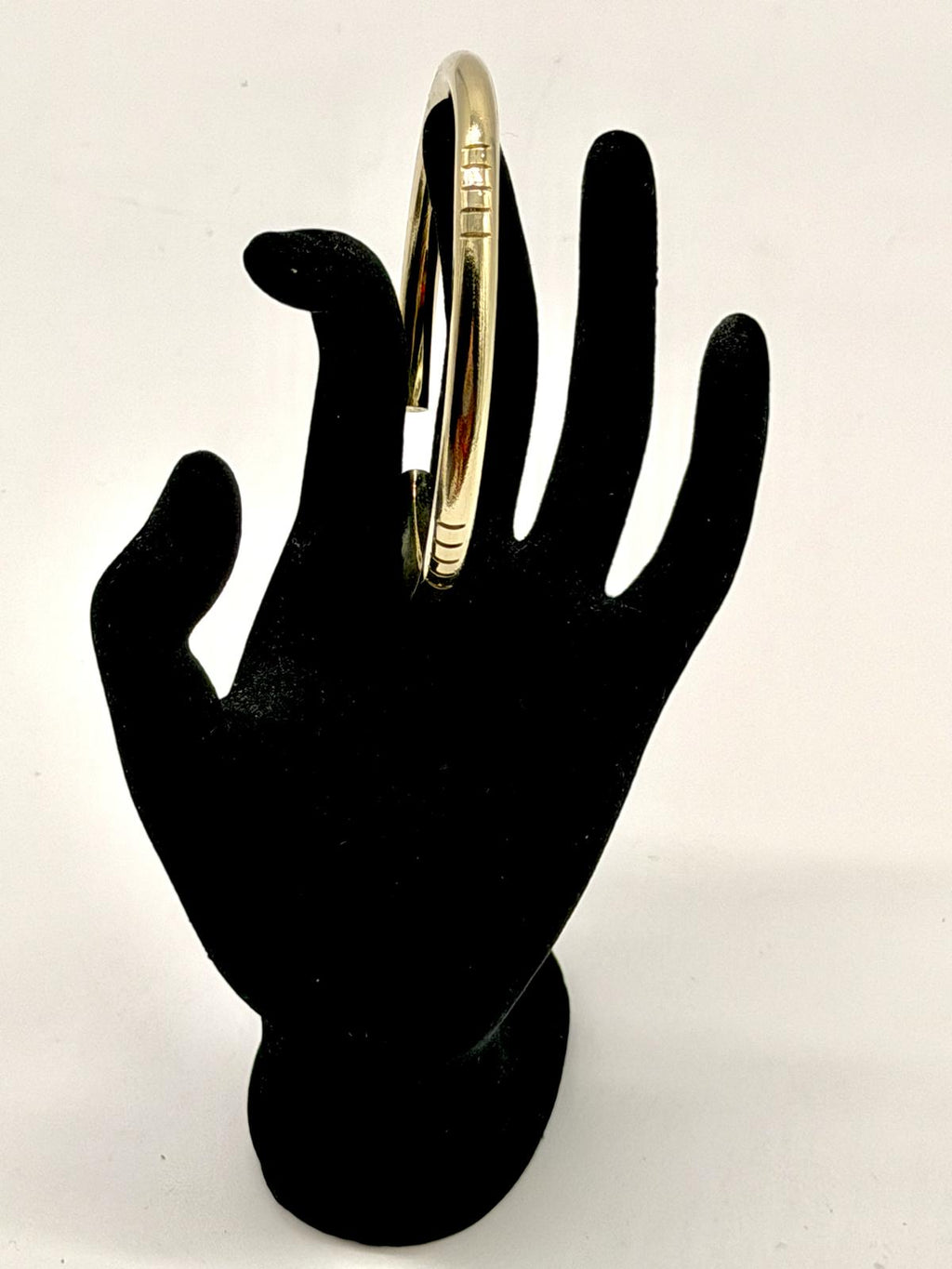 ONLY ONE Oshun Brass Bangle / SOLO UNA Manilla de Ochun en Latón