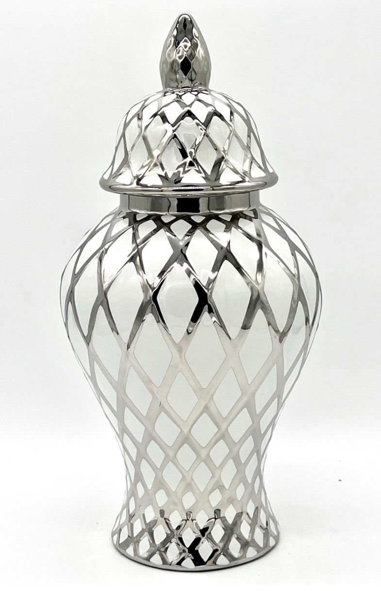 Ginger Jars for the Orishas / Tinajas para Orishas