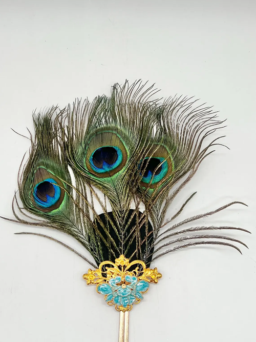 11 inch Elegant Oshun Peacock Feather Fan / Abanico elegante de 11 pulgadas con plumas de pavo real de Oshun.