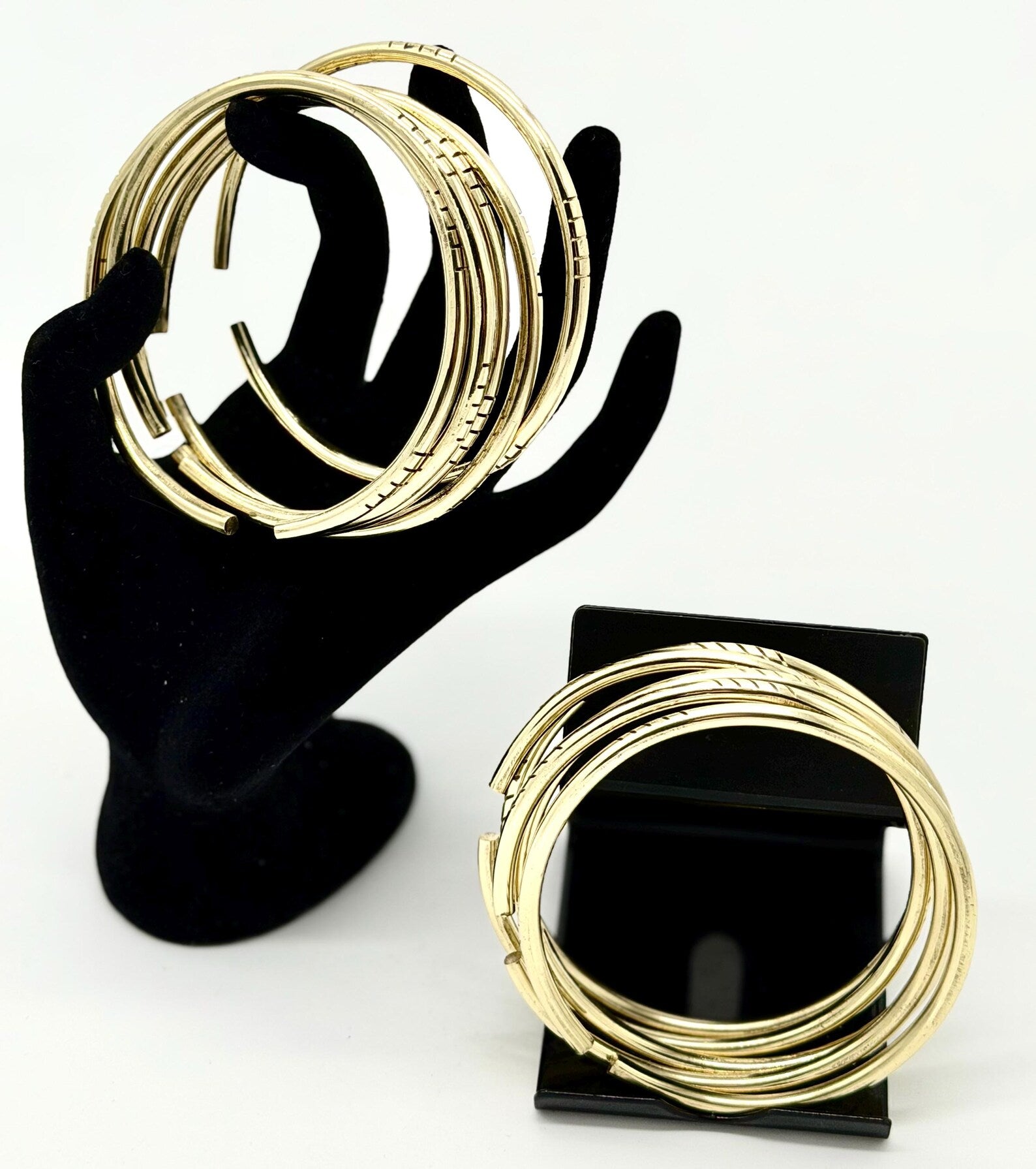 Manillas para Oshun en Latón - Set de 5 - 6ga gruesor / Handmade Brass Oshun Bangles - Set of 5 - 6ga thick