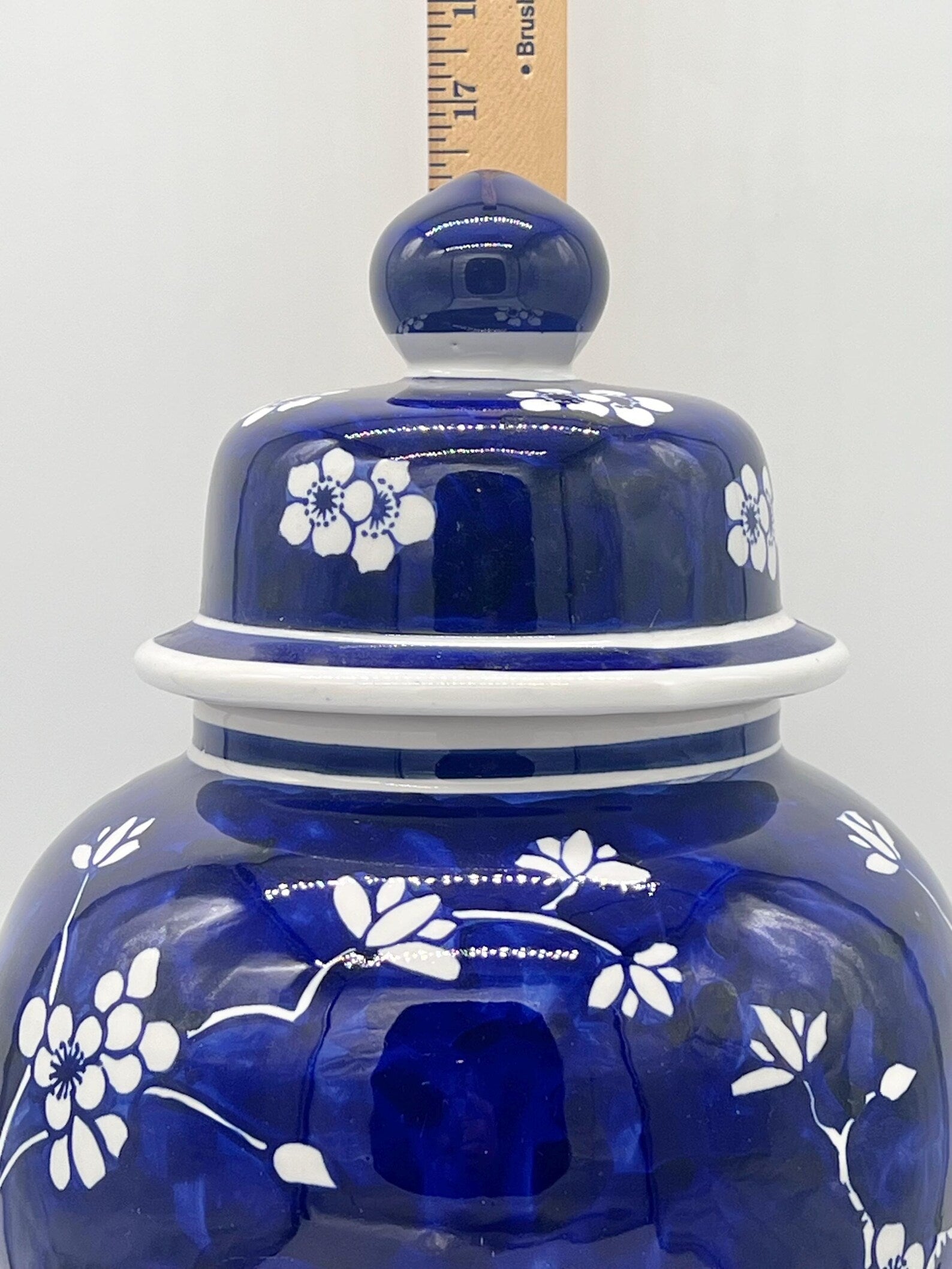 Blue with White Trim Ginger Jar for Olokun/Yemaya -Tarro de jengibre azul con borde blanco para Olokun/Yemaya