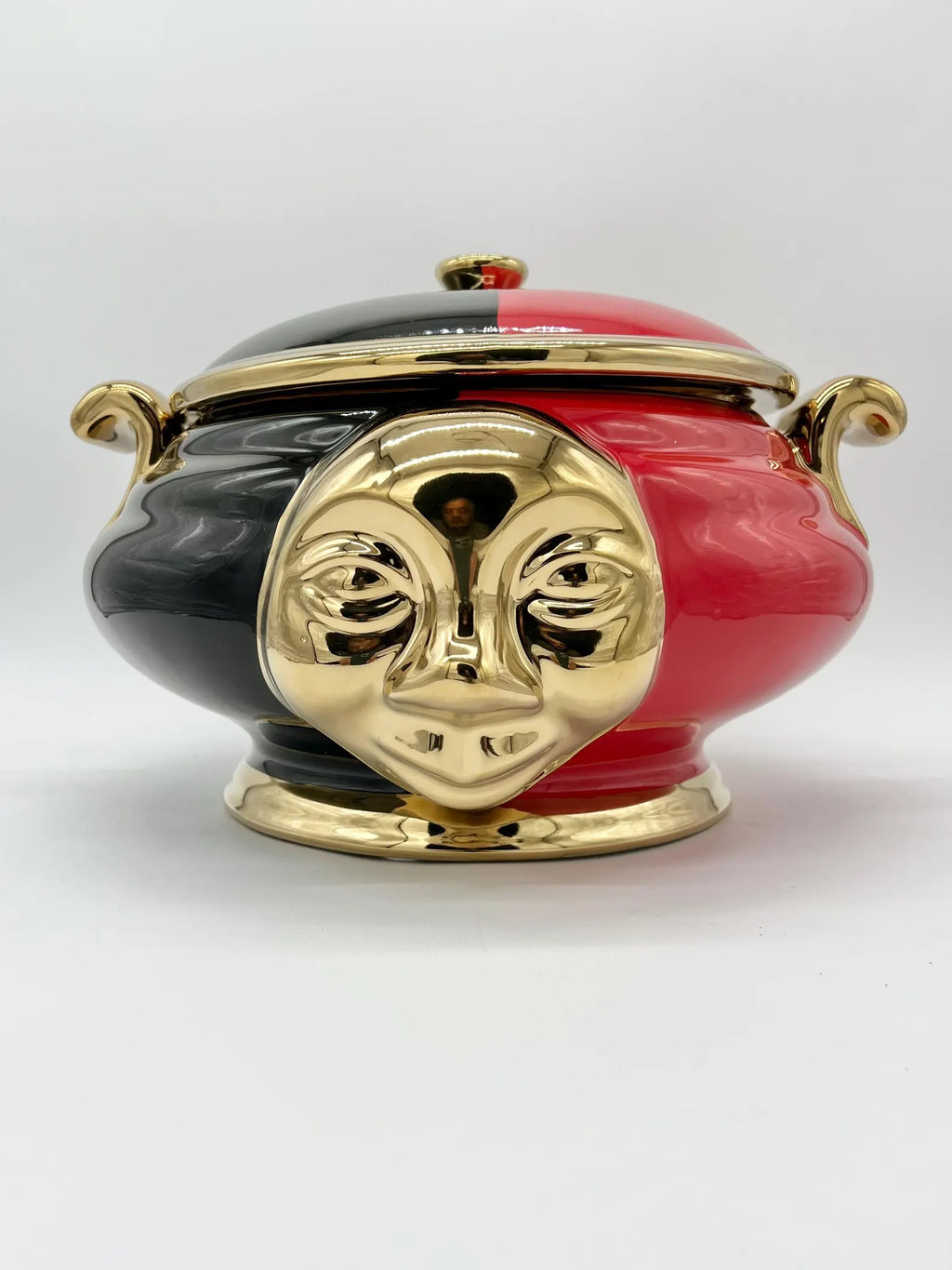 Ceramic Tinaja for Orisha crowned Eleggua / Tinaja de cerámica para Eleggua coronado