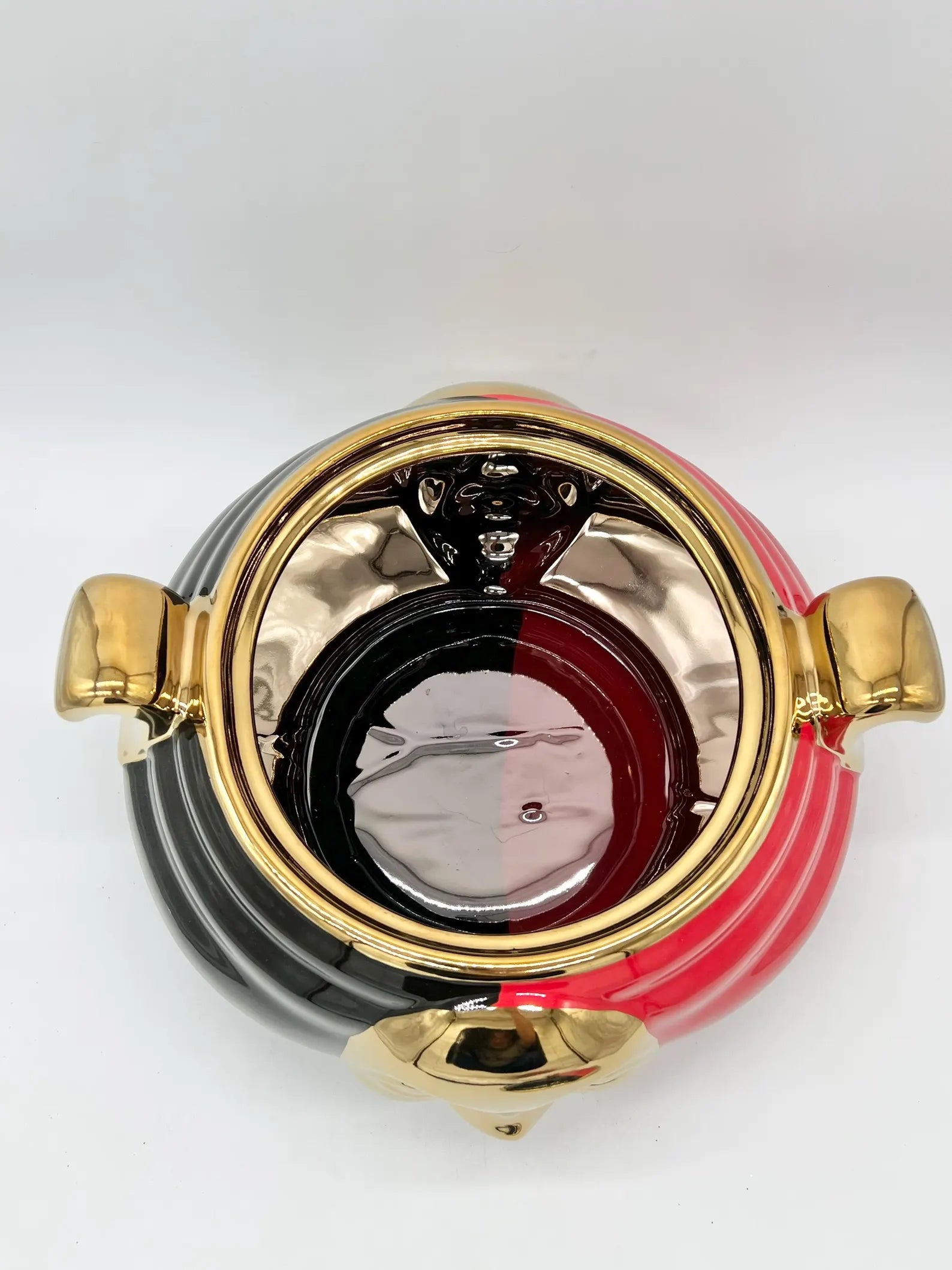 Ceramic Tinaja for Orisha crowned Eleggua / Tinaja de cerámica para Eleggua coronado