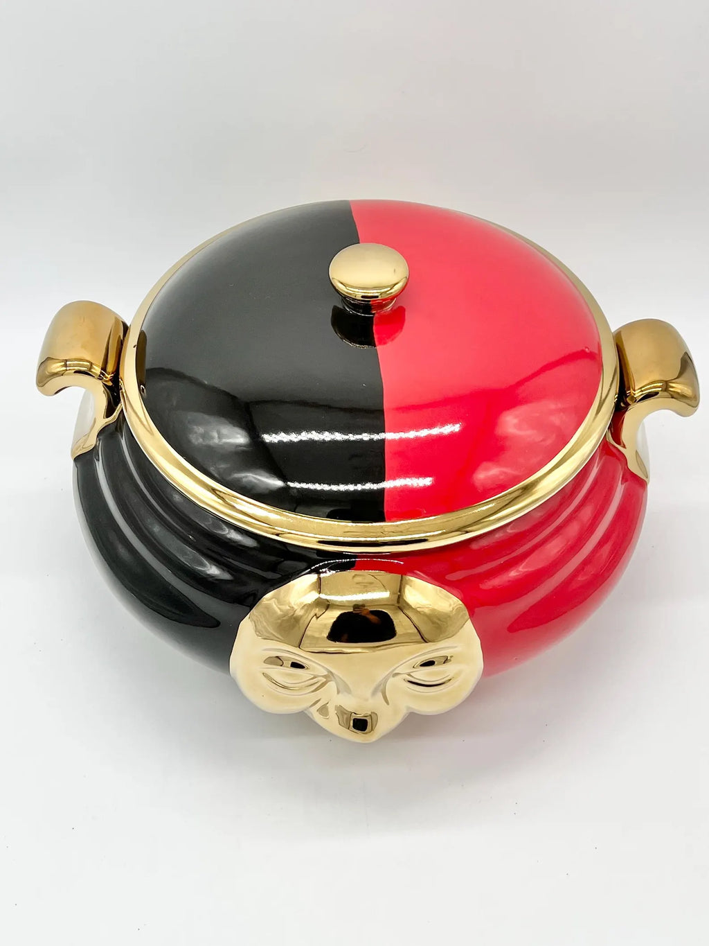 Ceramic Tinaja for Orisha crowned Eleggua / Tinaja de cerámica para Eleggua coronado