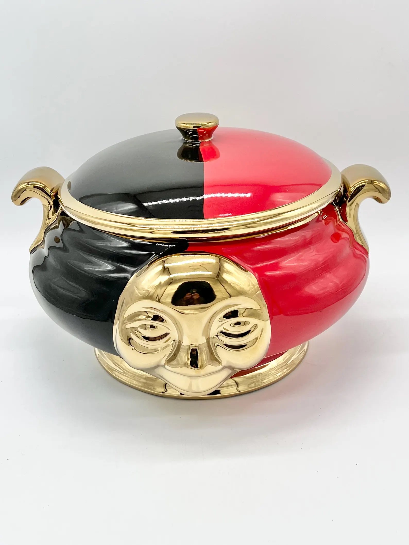 Ceramic Tinaja for Orisha crowned Eleggua / Tinaja de cerámica para Eleggua coronado