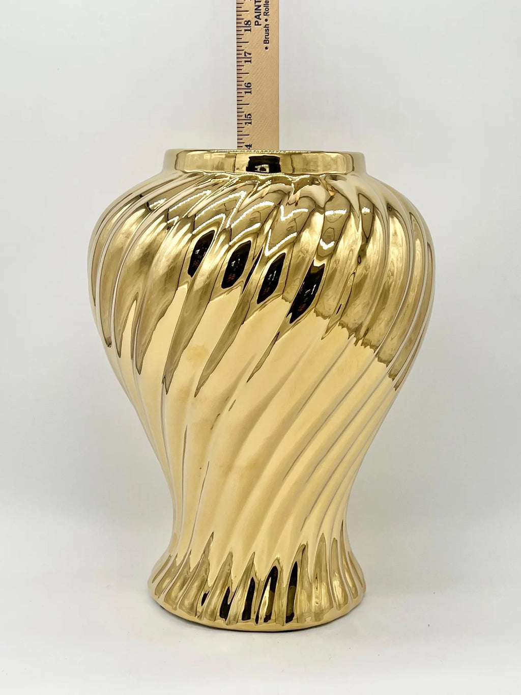 Gold Ceramic Tinaja for Oshun / Tinaja de cerámica de oro macizo para Oshun