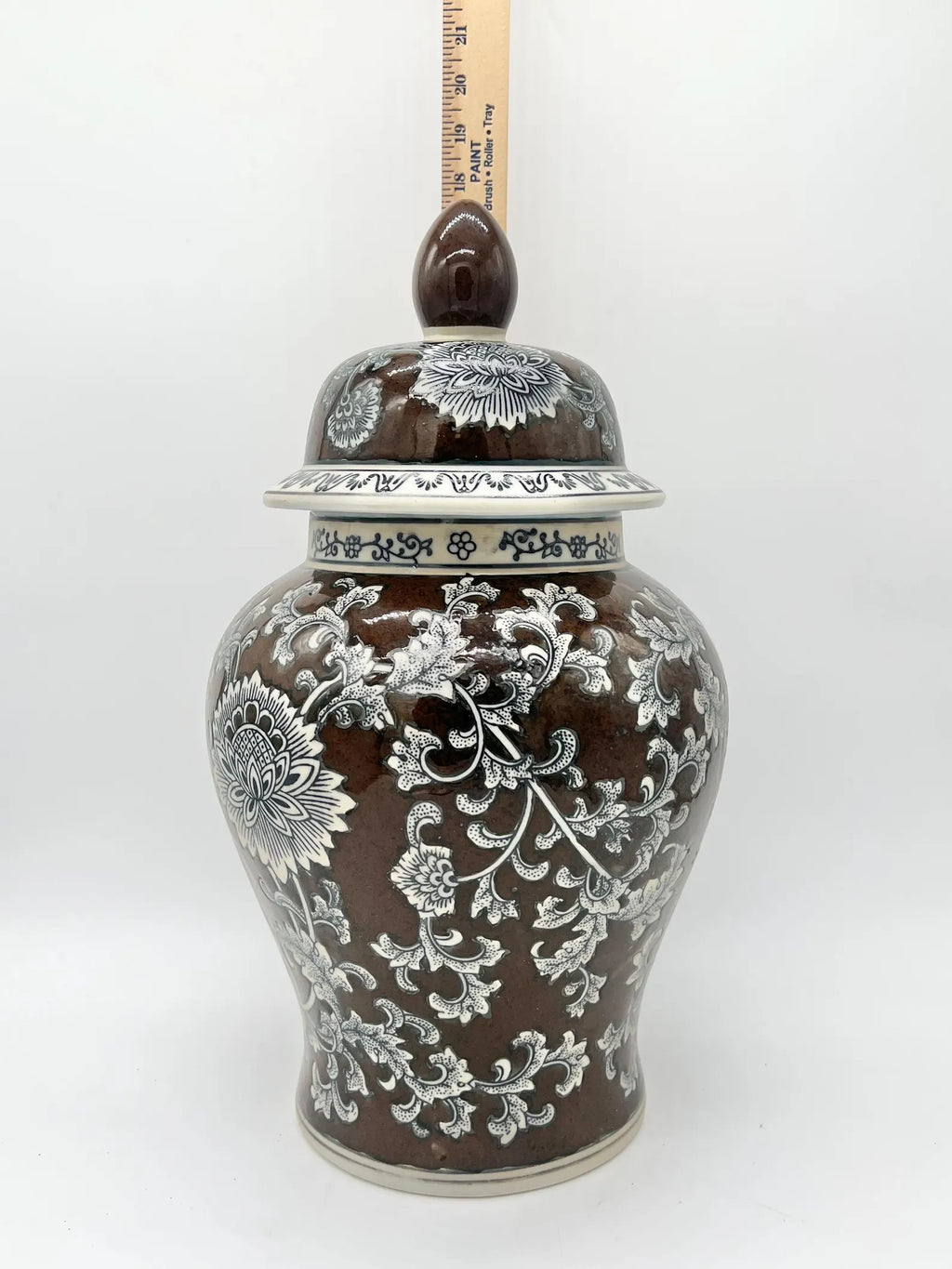 Brown Floral Ginger Jar for Oya / Tinaja Floral Marrón para Oya