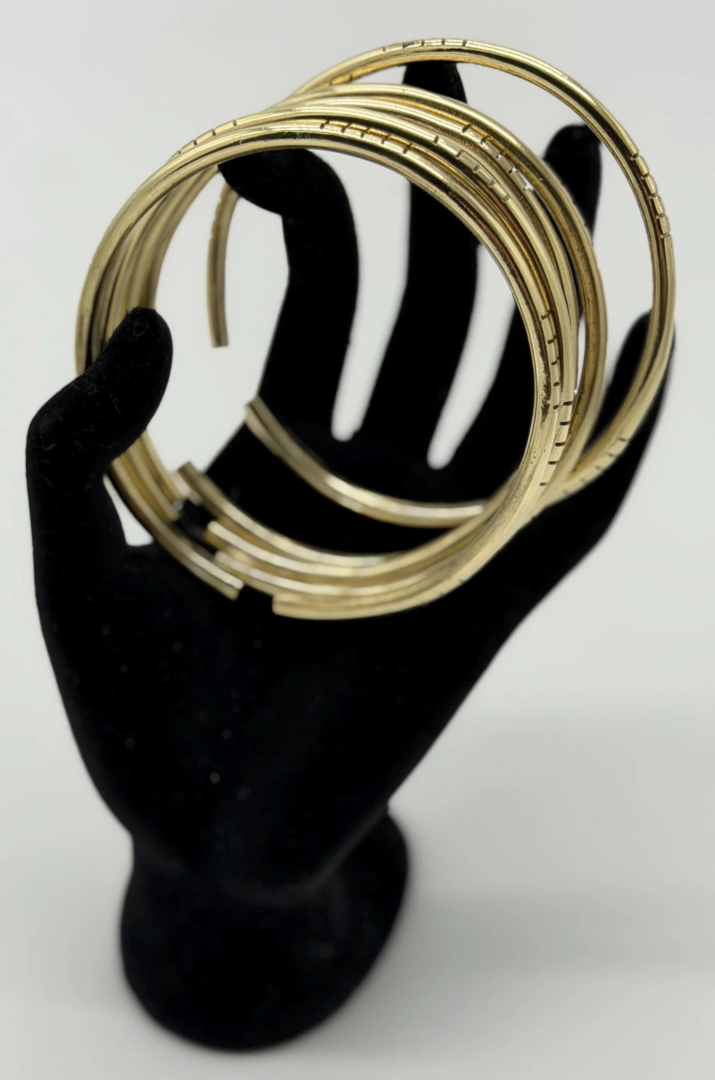Manillas para Oshun en Latón - Set de 5 - 6ga gruesor / Handmade Brass Oshun Bangles - Set of 5 - 6ga thick