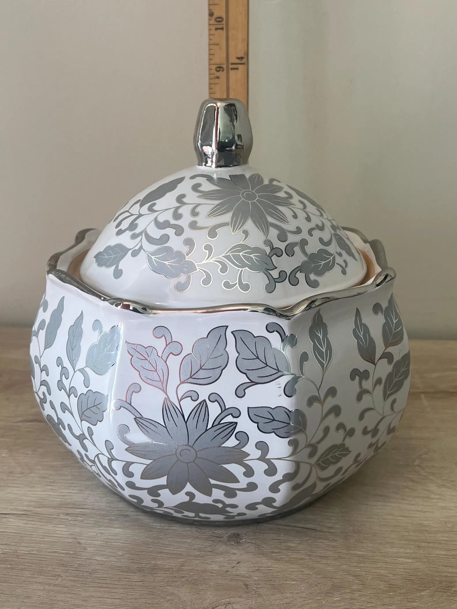 Soperas de Oya/Obatala/Yewa - Toureens for Orishas Oya/Obatala/Yewa