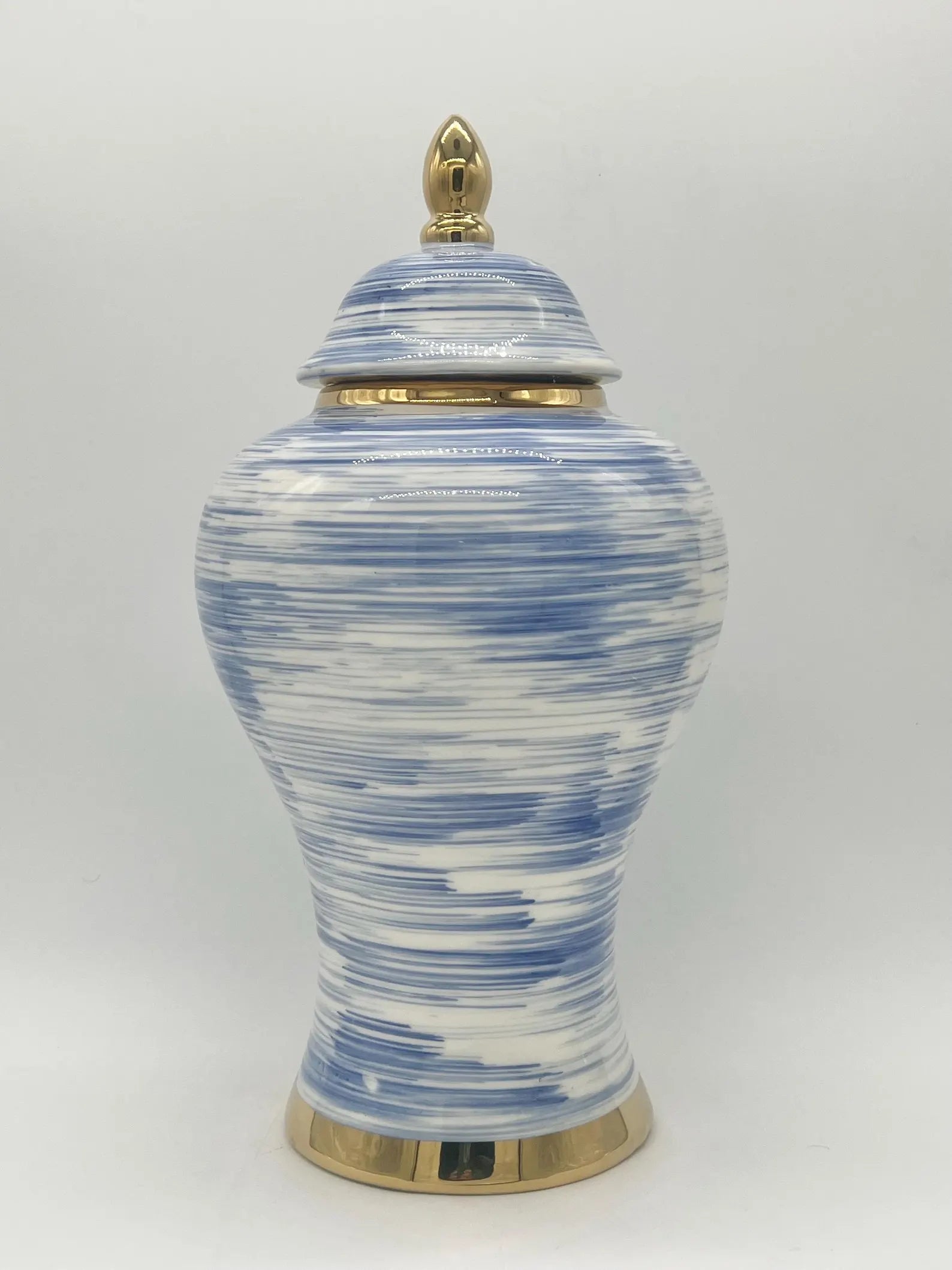Tinaja con líneas azules para Olokun o Yemaya - Ginger jar with blue lines for Olokun or Yemaya