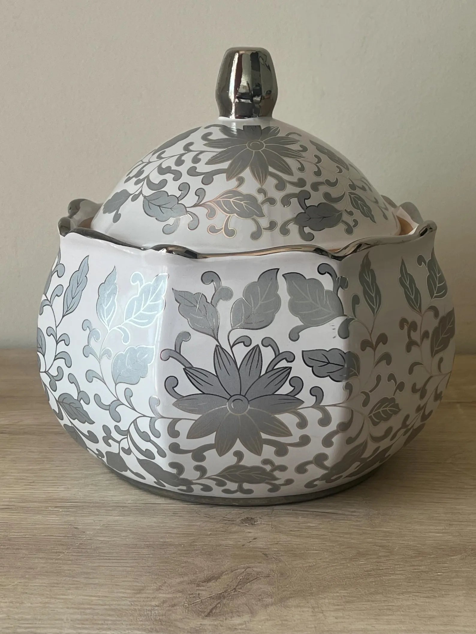 Soperas de Oya/Obatala/Yewa - Toureens for Orishas Oya/Obatala/Yewa