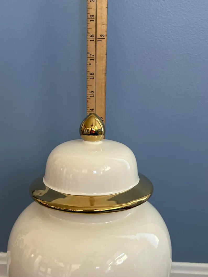 White Ceramic Ginger Jar for Oshun / Tinaja blanca para Oshun