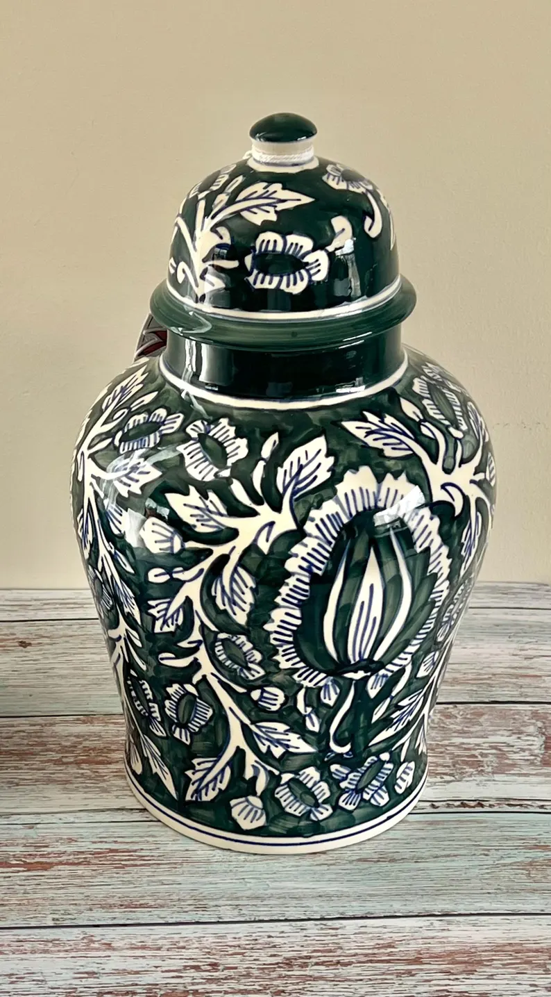 Inle y Abata - Set de Tinajas / Inle and Abata - Ginger Jars Set