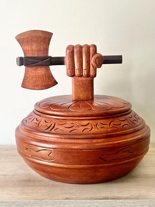 Batea Para Chango Grande con Hacha / Large Wooden Batea with Axe