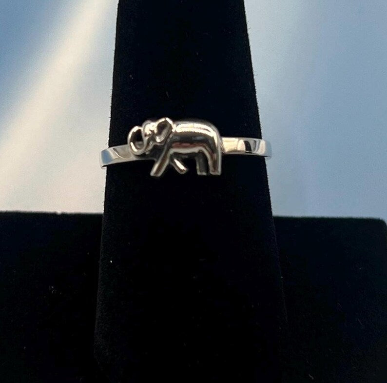 Pure Silver Elephant & Cowrie Ring: Ocha Ifa Inspired / Anillo de plata pura con Elefante & Cowrie: inspirado en Ocha Ifa