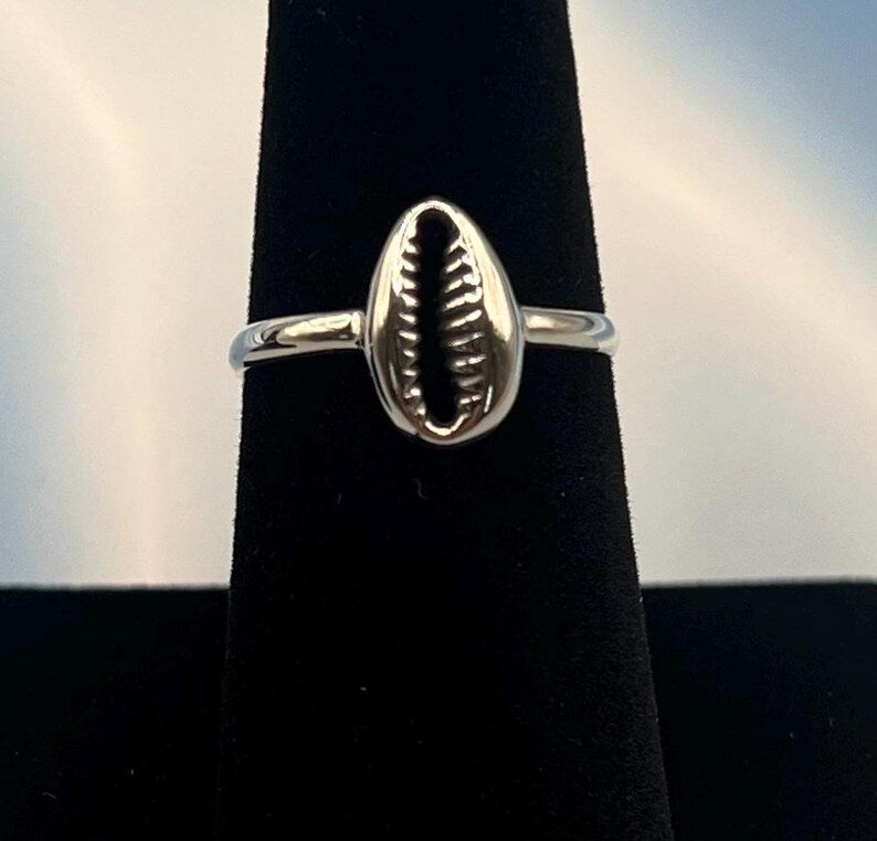 Pure Silver Elephant & Cowrie Ring: Ocha Ifa Inspired / Anillo de plata pura con Elefante & Cowrie: inspirado en Ocha Ifa