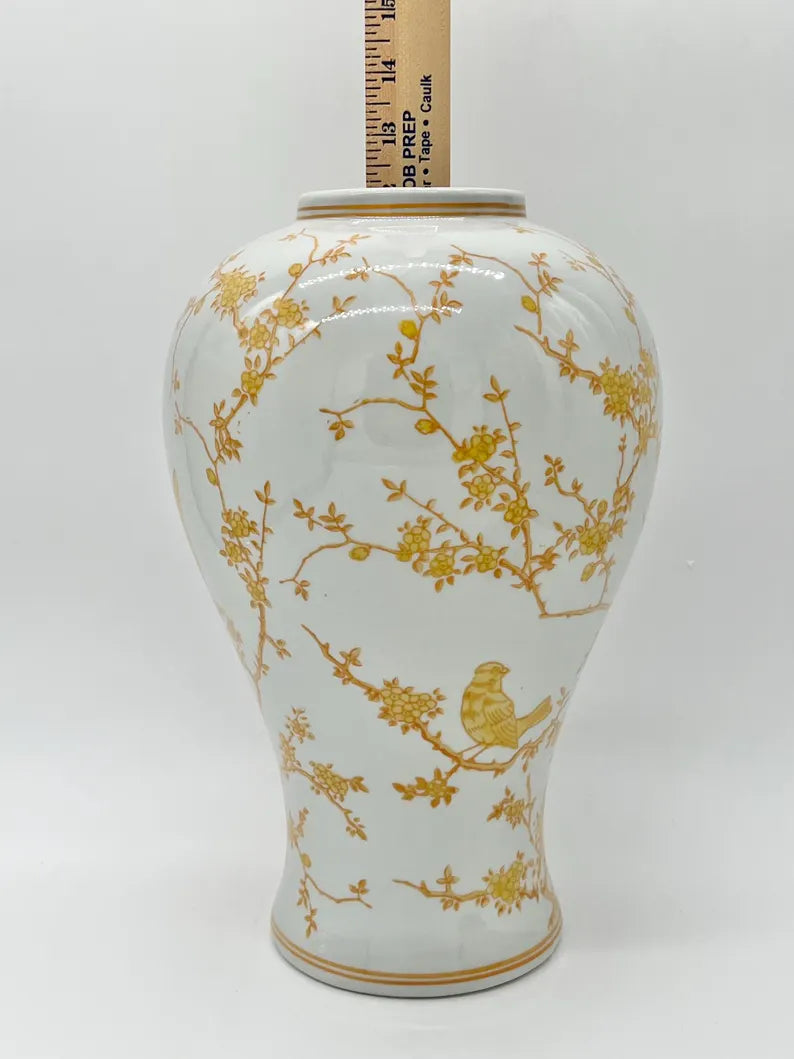 White & Yellow Large Ceramic Tinaja for Oshun / Grande Tinaja de Cerámica Blanco y Amarillo para Oshun