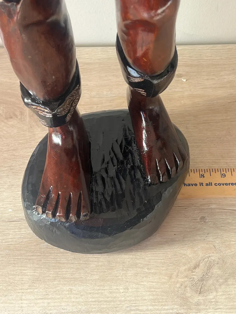 Wooden hand carved Muerto 31 inch statue / Estate de Madera tallada a Mano de 31 pulgadas