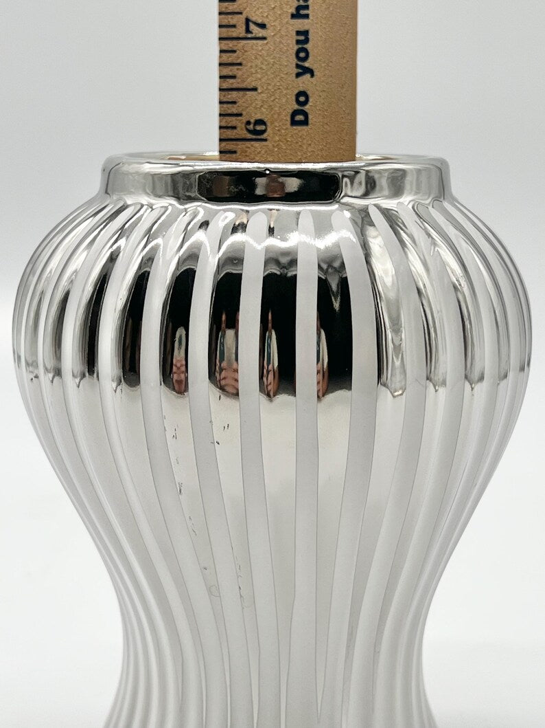 Silver & White Striped Ceramic Tinaja for Orishas / Tinaja de Cerámica Plata con Rayas Blancas para Orishas