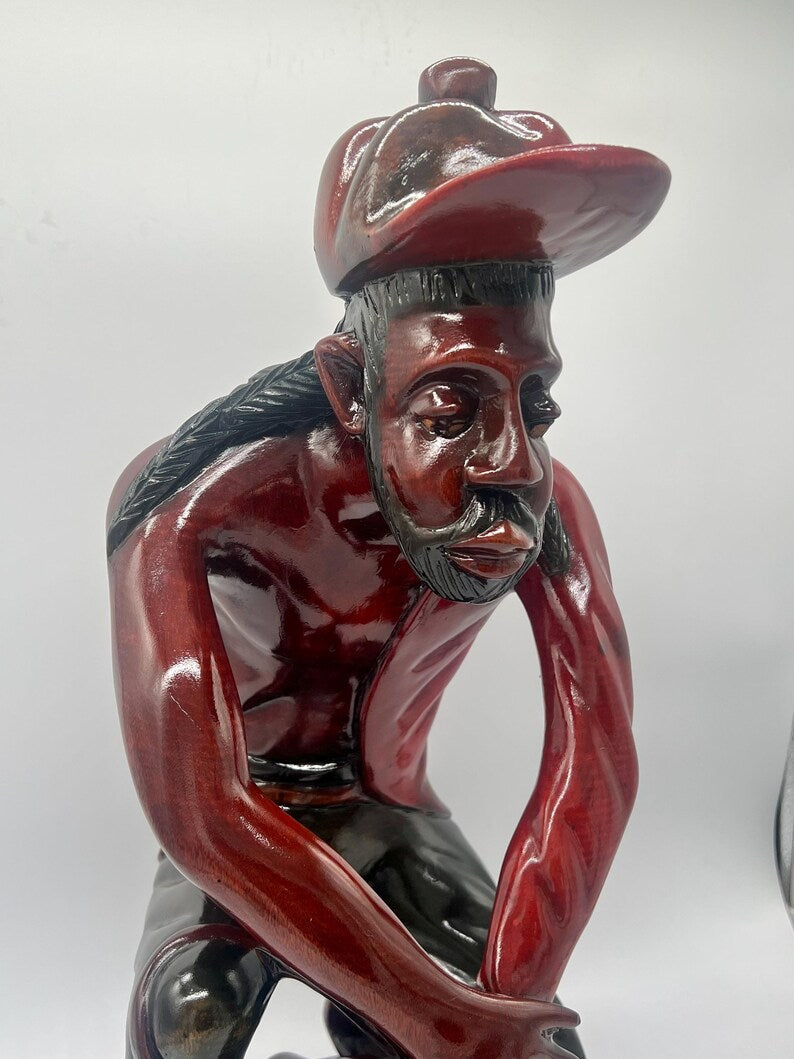 Hand Carved Wooden Congo Statue 23 inches / Estate del Congo de Madera tallada a mano 23 pulgadas