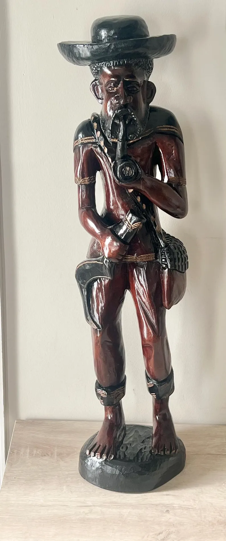 Wooden hand carved Muerto 31 inch statue / Estate de Madera tallada a Mano de 31 pulgadas