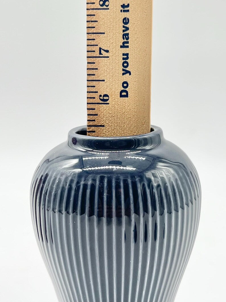 Red & Blue Ceramic Tinajas / Tinajas de Cerámica Rojas y Azules