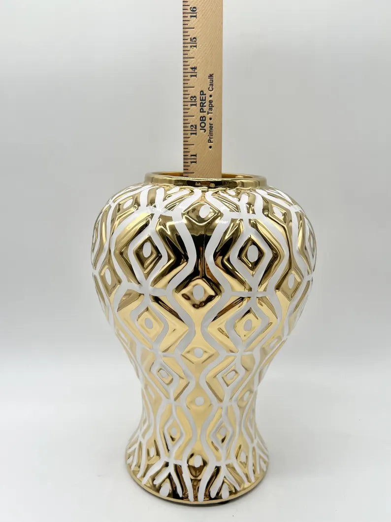 Oshun Gold & White Patterns Ceramic Jar / Tinaja de Cerámica Oshun Oro y Blanco