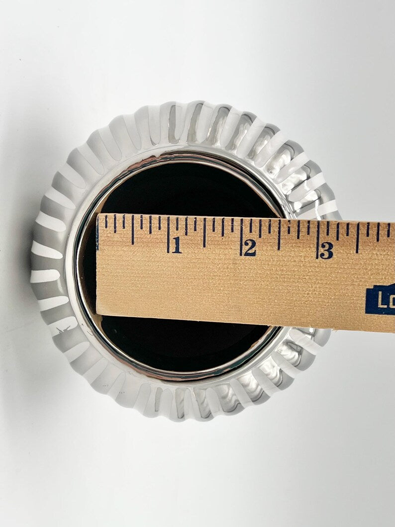 Silver & White Striped Ceramic Tinaja for Orishas / Tinaja de Cerámica Plata con Rayas Blancas para Orishas