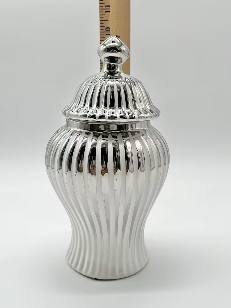Silver & White Striped Ceramic Tinaja for Orishas / Tinaja de Cerámica Plata con Rayas Blancas para Orishas