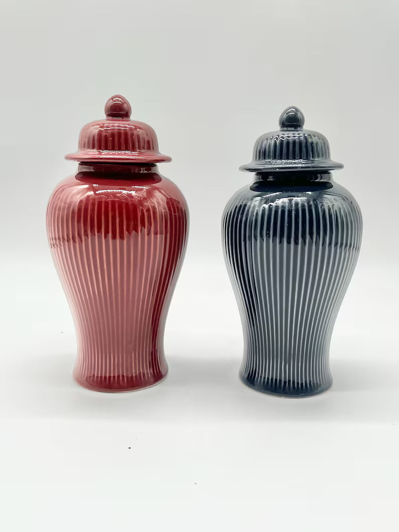 Red & Blue Ceramic Tinajas / Tinajas de Cerámica Rojas y Azules