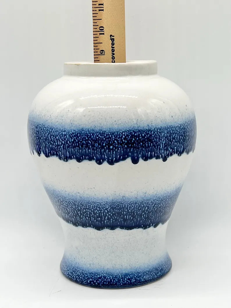 Tinaja blanca con esmalte azul para Olokun o Yemaya - White Ginger jar with blue glaze for Olokun or Yemaya