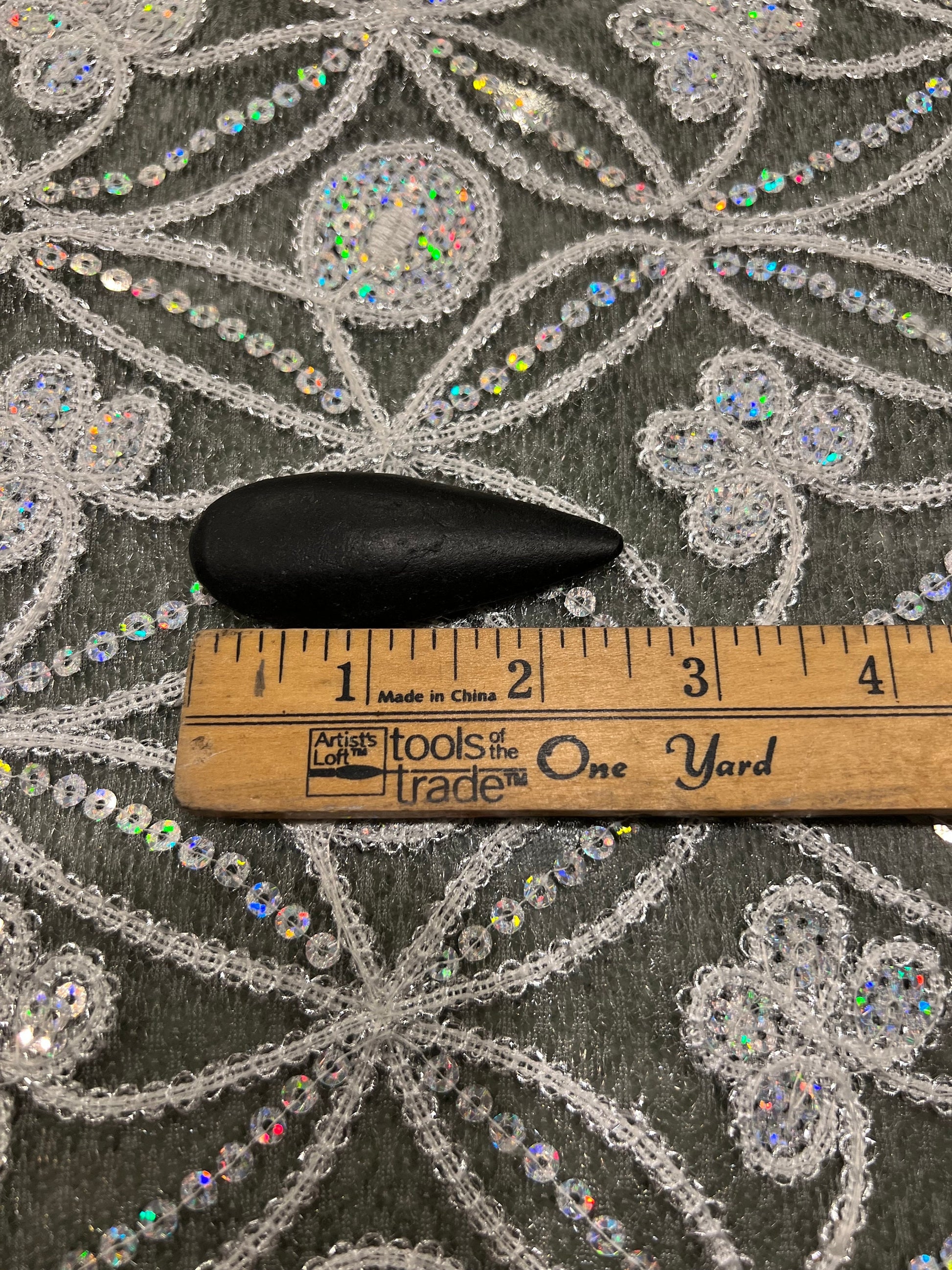 Authentic Black Lighting Stone / Piedra de Rayo