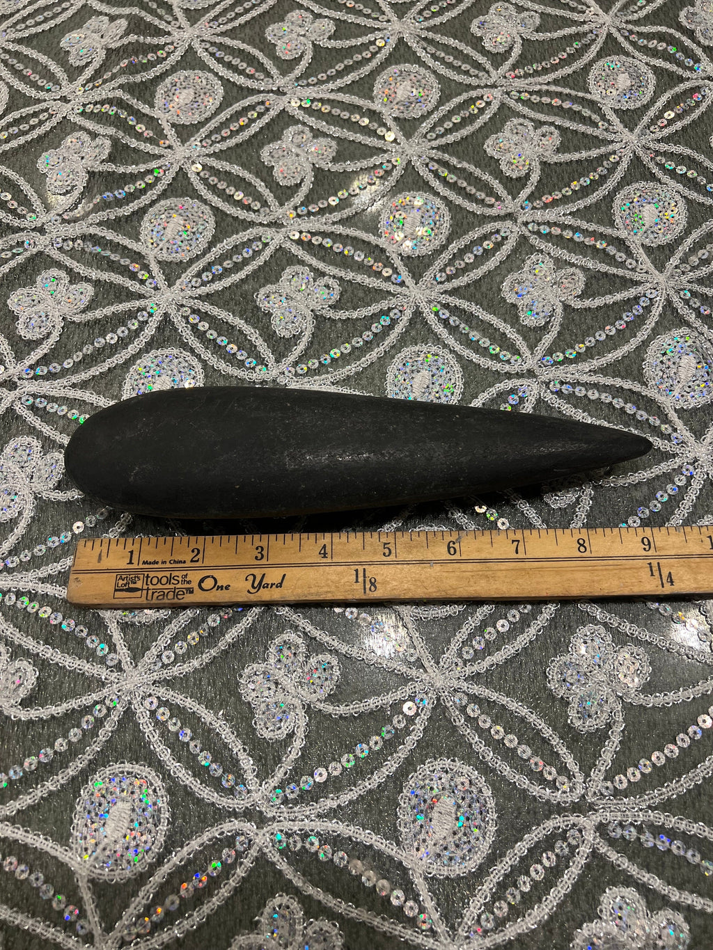 Authentic Black Lighting Stone / Piedra de Rayo