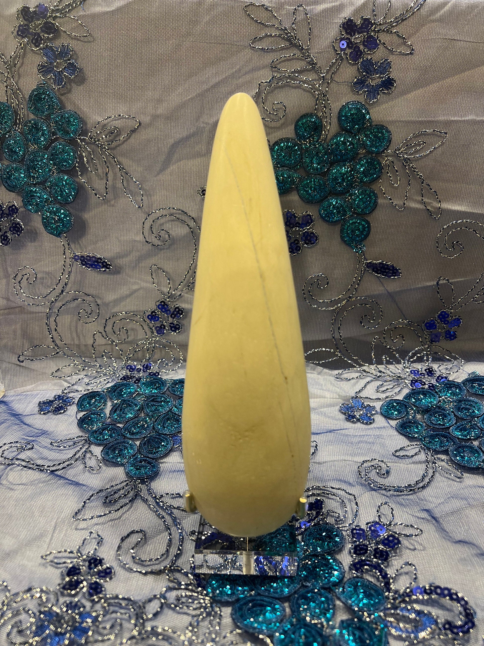 Rare White Lighting Stone / Piedra de Rayo Blanca