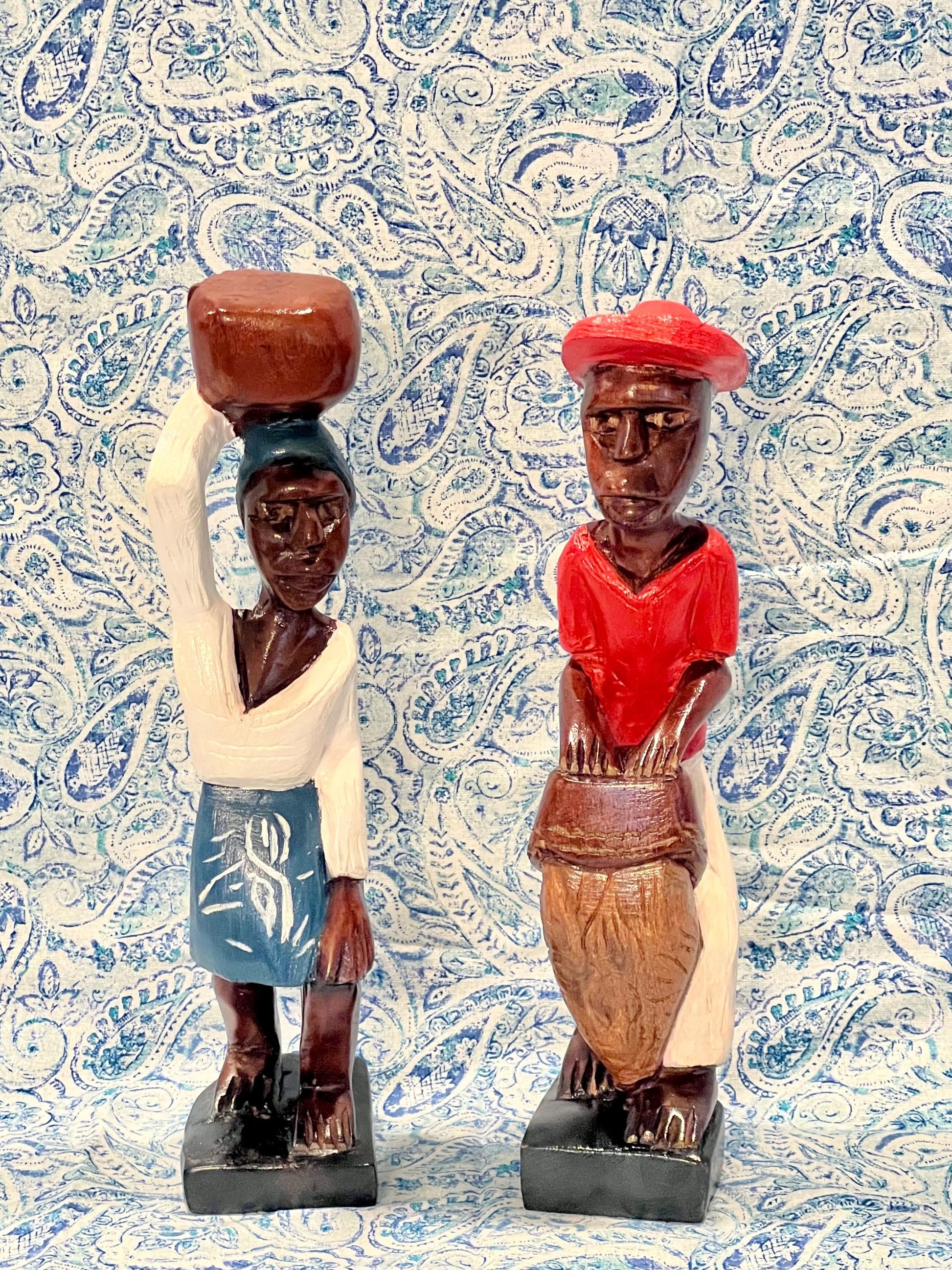 Handcrafted Muerto Wooden Statue Set / Set de Estatuas Talladas a Mano