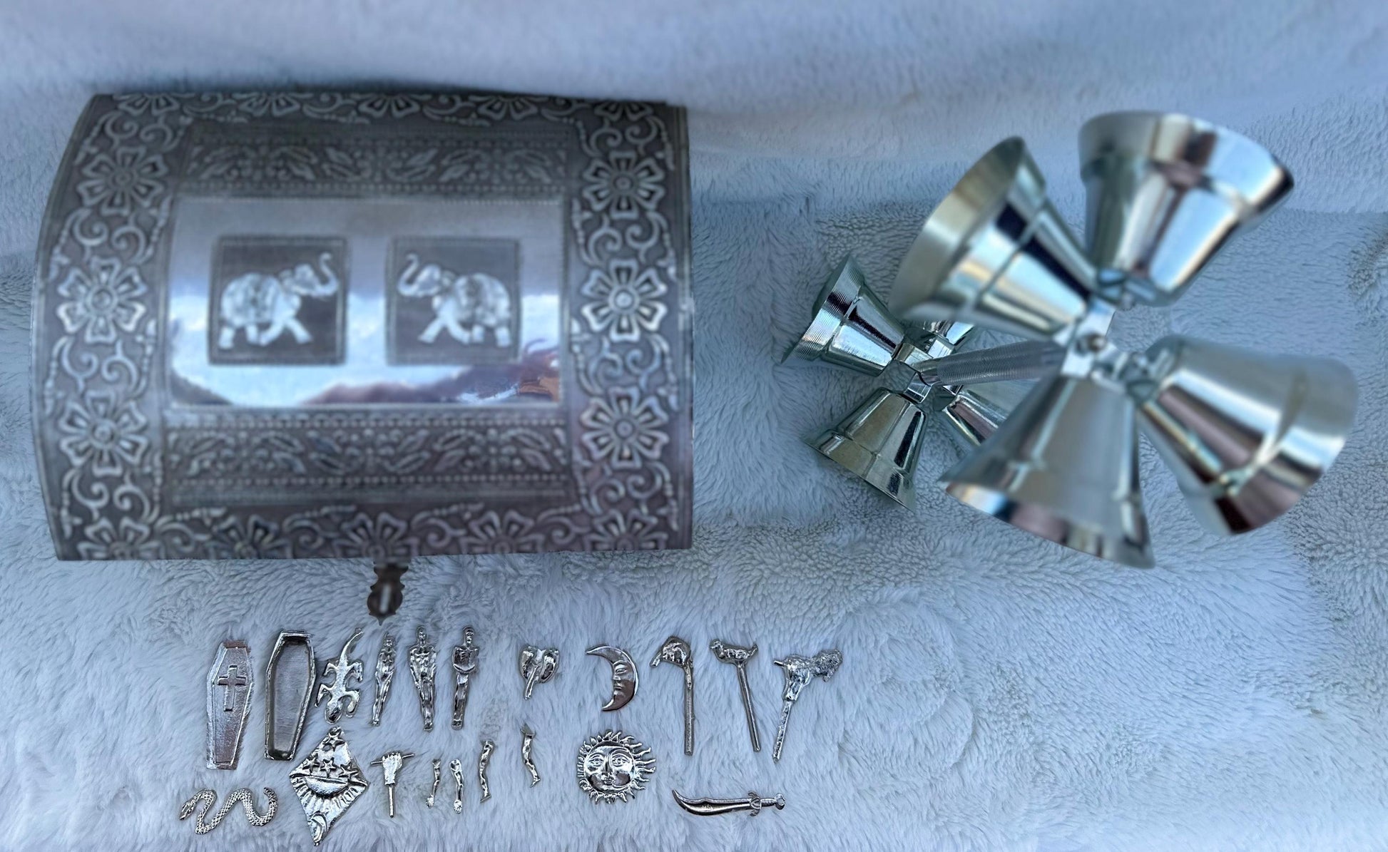 Oduduwa Set: Orisha Chest, Tools, and Agogo