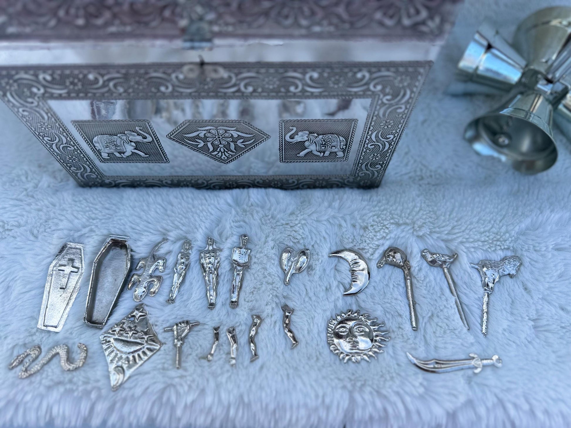 Oduduwa Set: Orisha Chest, Tools, and Agogo