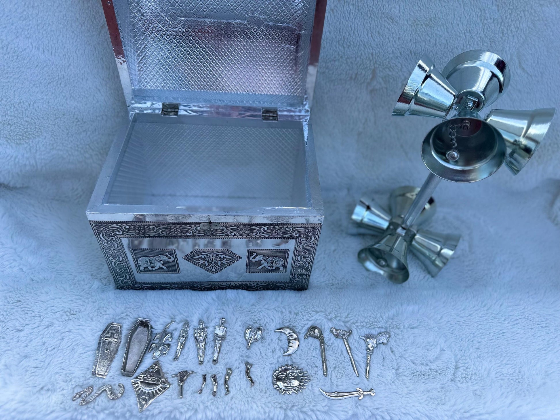 Oduduwa Set: Orisha Chest, Tools, and Agogo