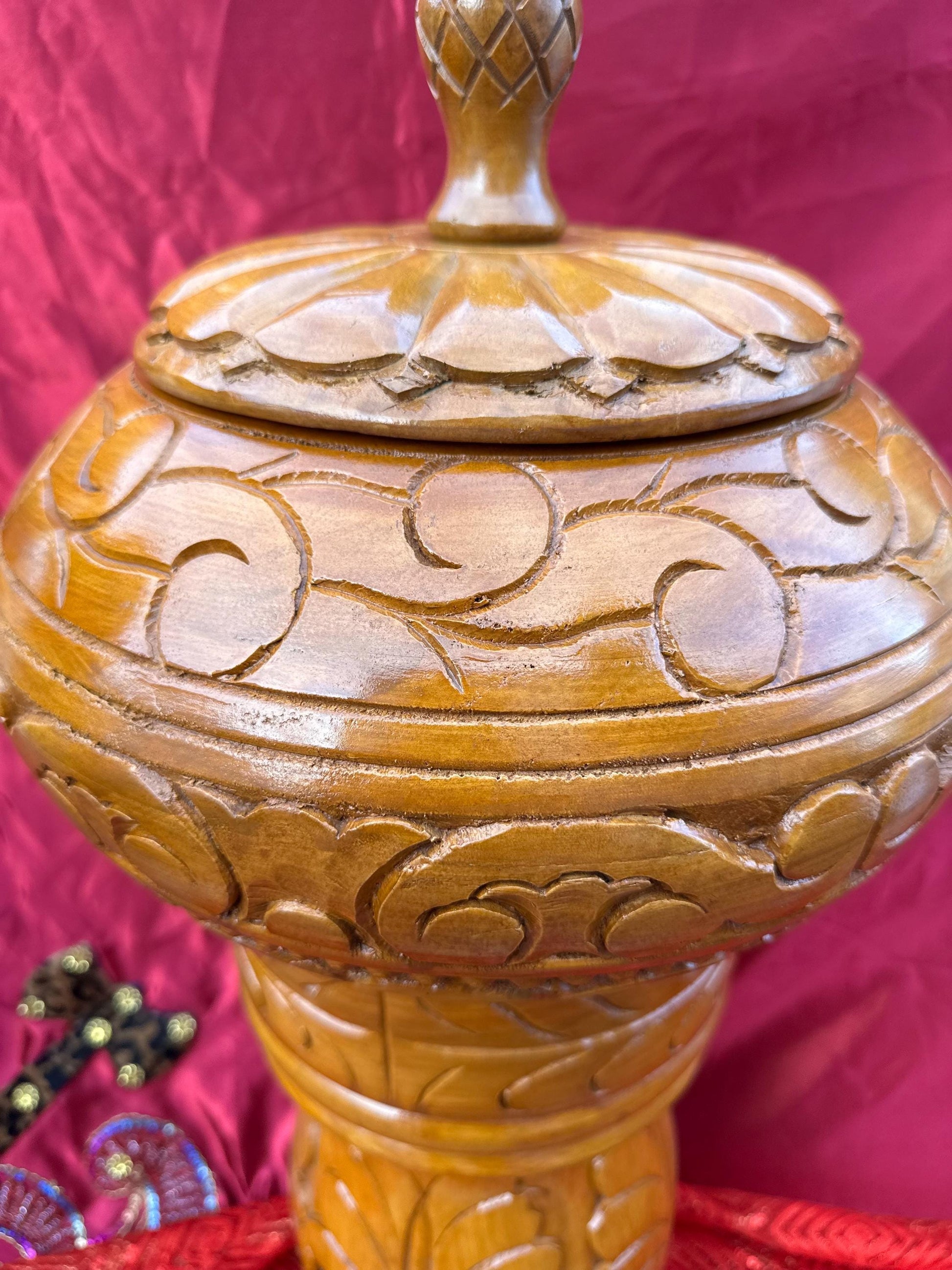 Wooden Batea and Pilon Set for Shango: Includes Lightning Stone & Crown