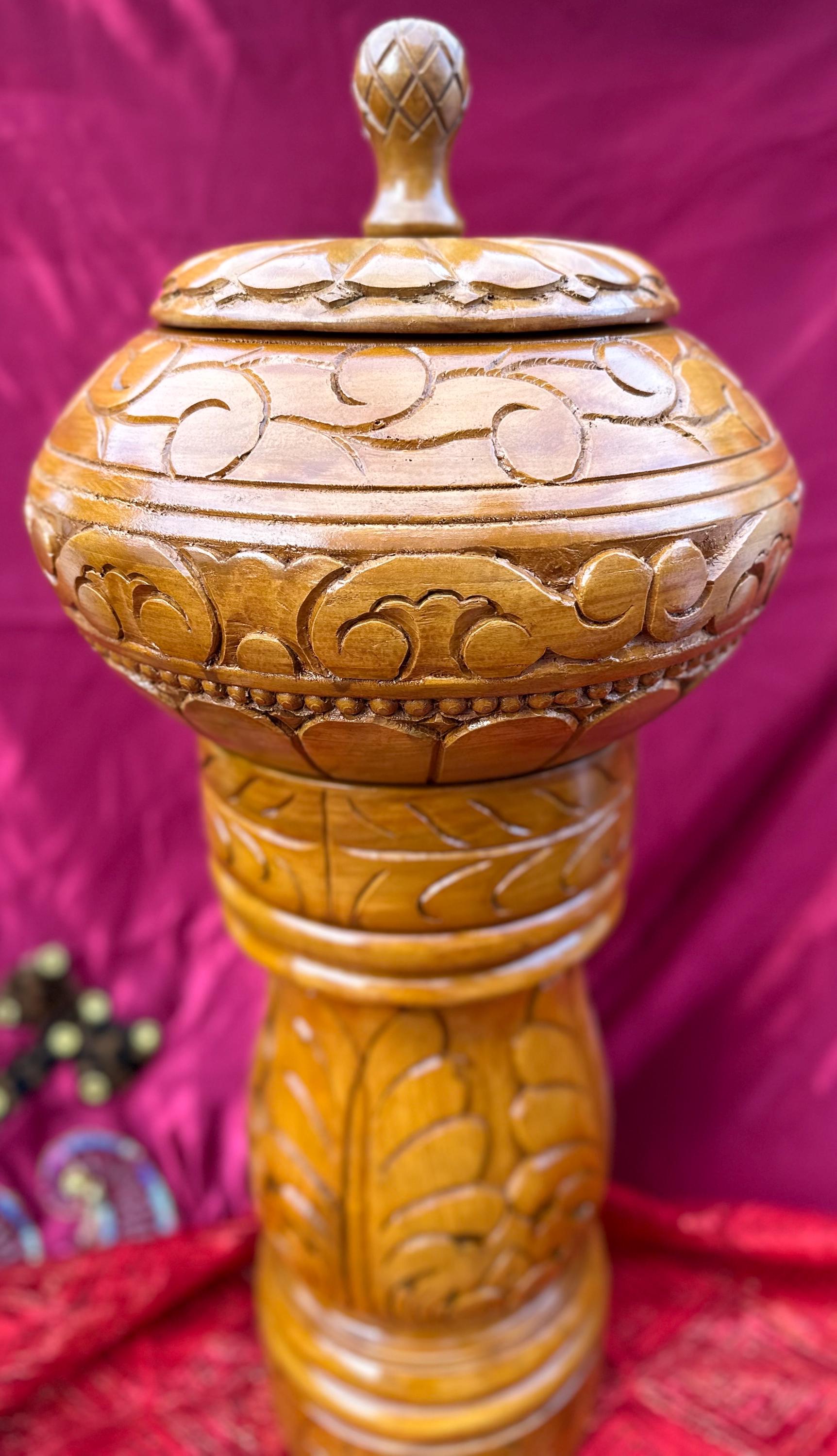 Wooden Batea and Pilon Set for Shango: Includes Lightning Stone & Crown